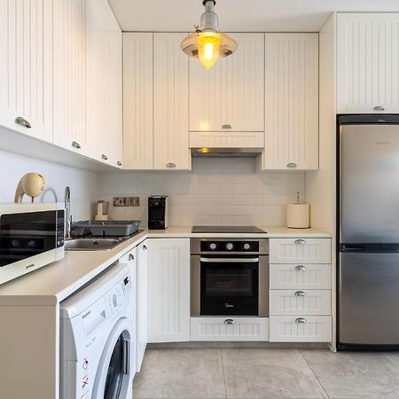 Seawaves 1- Bedroom Apartment Near Meneou Beach Larnaca Zewnętrze zdjęcie