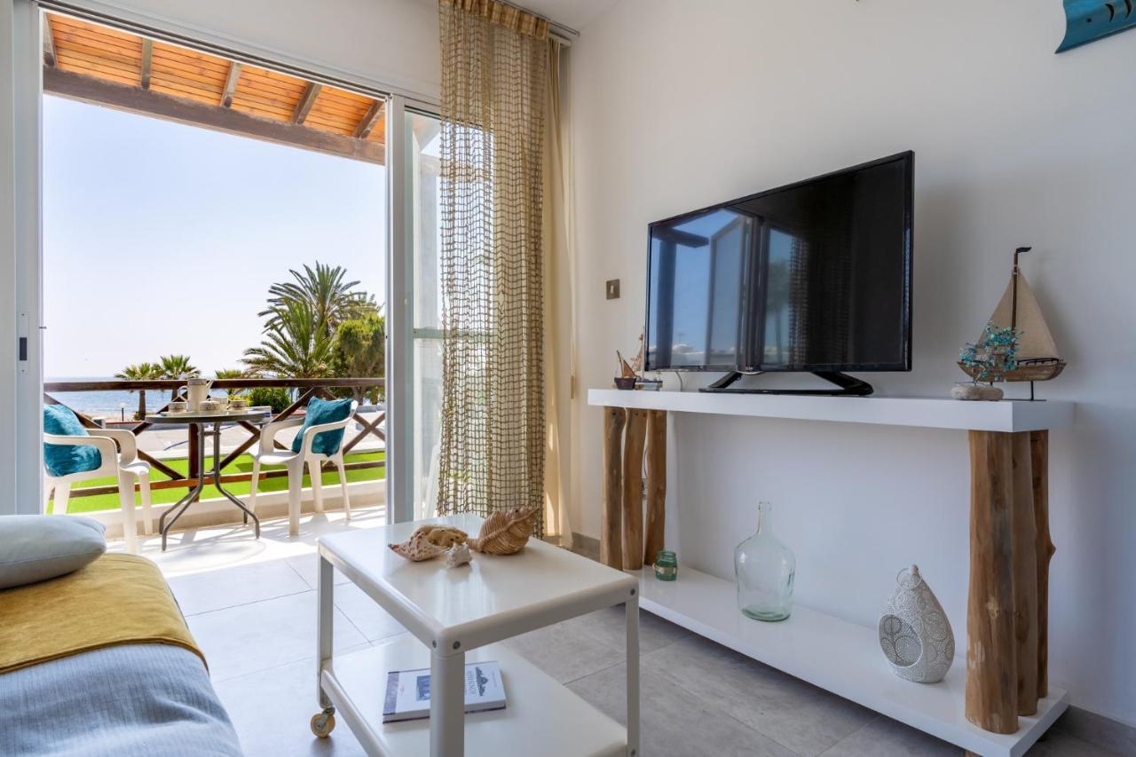 Seawaves 1- Bedroom Apartment Near Meneou Beach Larnaca Zewnętrze zdjęcie