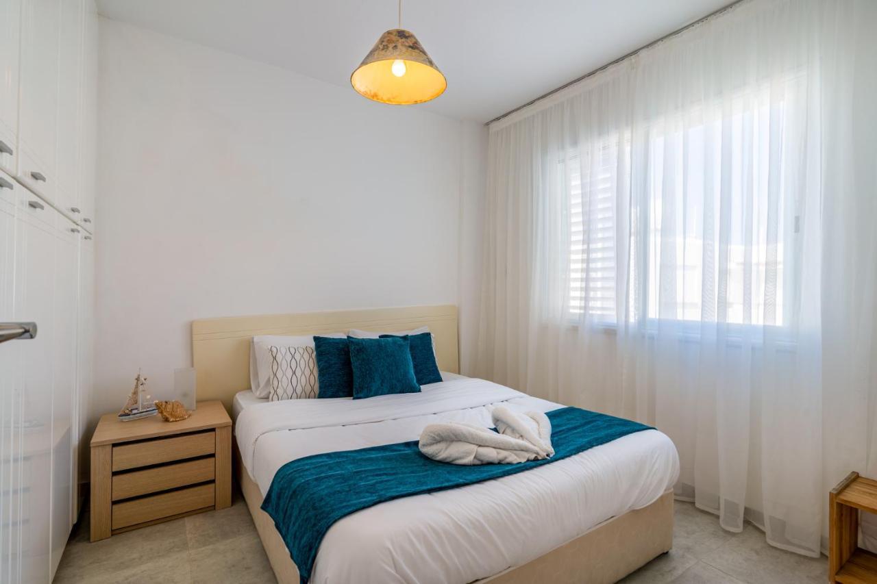 Seawaves 1- Bedroom Apartment Near Meneou Beach Larnaca Zewnętrze zdjęcie