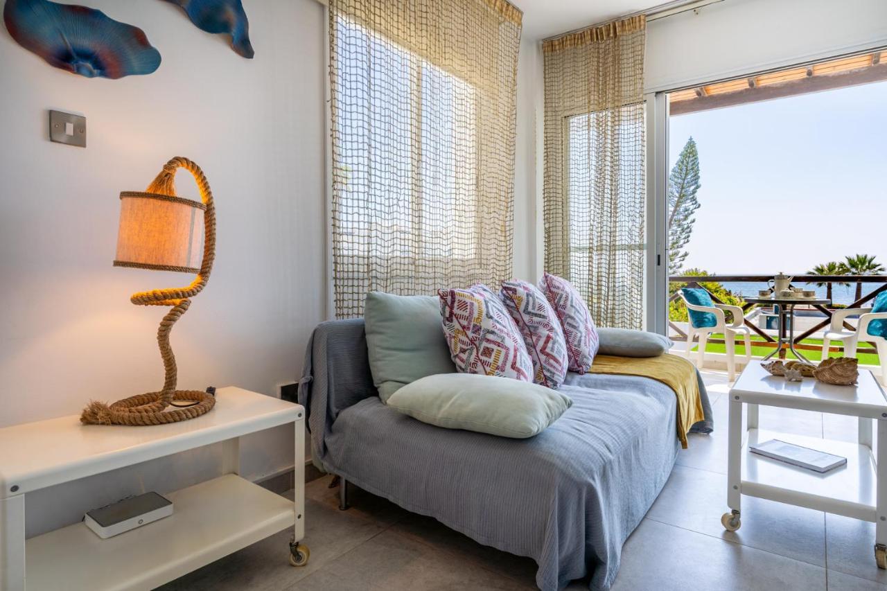 Seawaves 1- Bedroom Apartment Near Meneou Beach Larnaca Zewnętrze zdjęcie